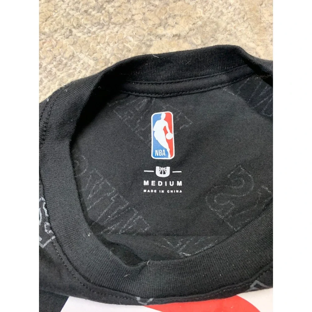 NBA Apparel Atlanta Hawks T-Shirt Men's Medium Black Short Sleeve Crew Neck